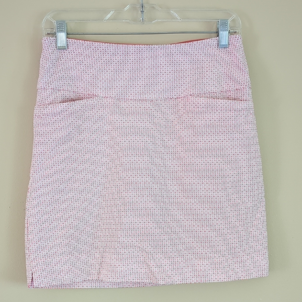 Small S.C.&Co. Coral Pink And White Pull On Skort Golf